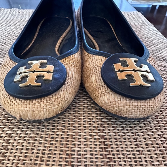 Tory Burch Reva Raffia Straw Flats - Natural/Tory Navy - Picture 4 of 5